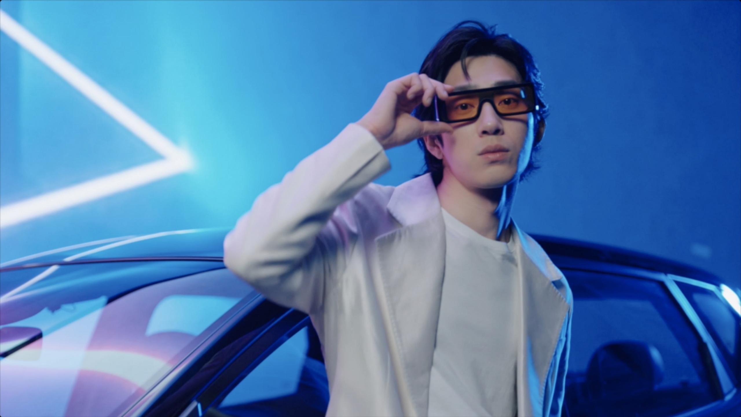 不莱梅球队在场上展现出色的团队合作,轻松取胜,不莱梅球迷