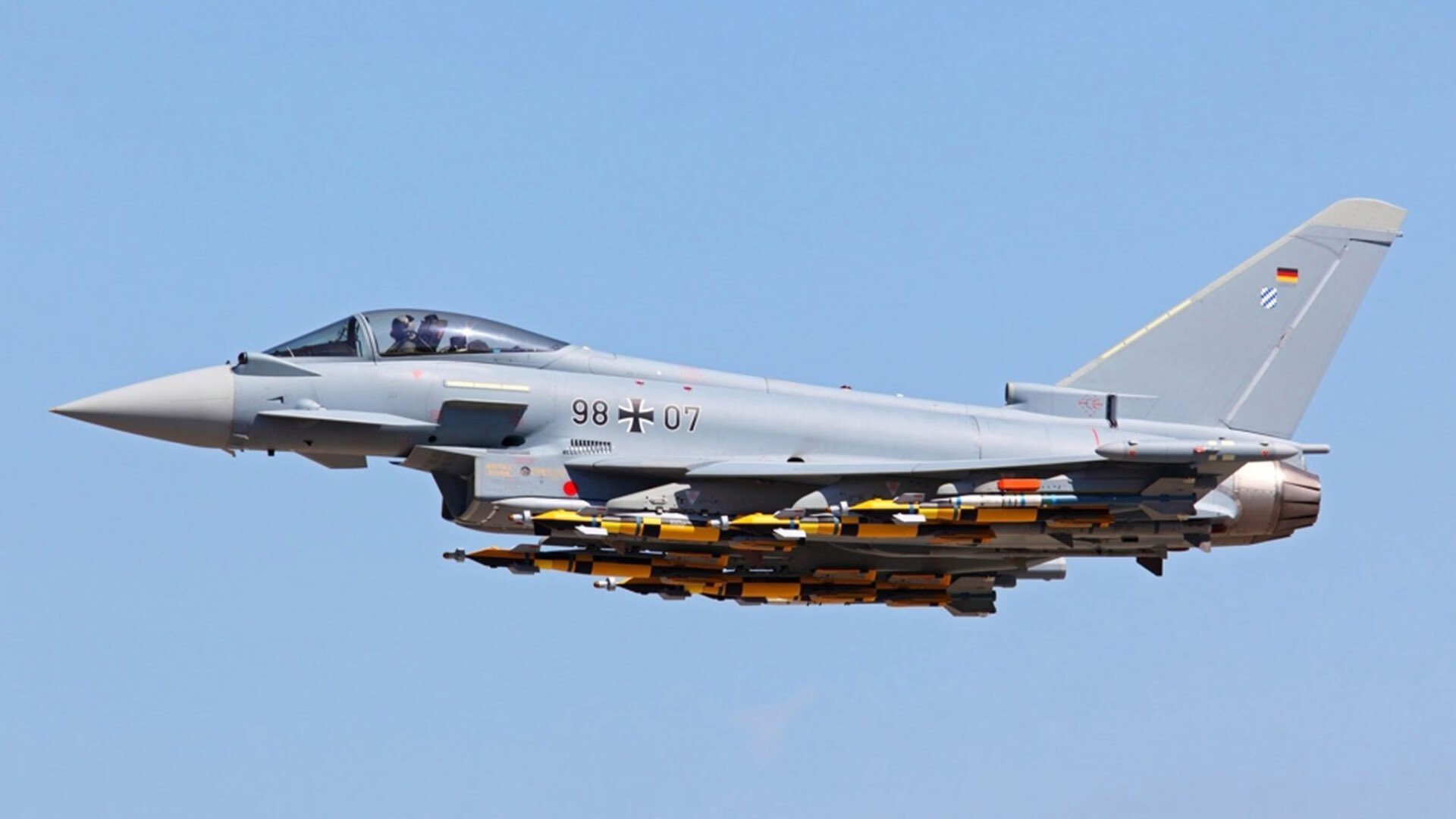 爱游戏-凯尔特人险胜雄鹿，西部决赛中塔图姆带伤作战，塔图姆27分凯尔特人胜猛龙