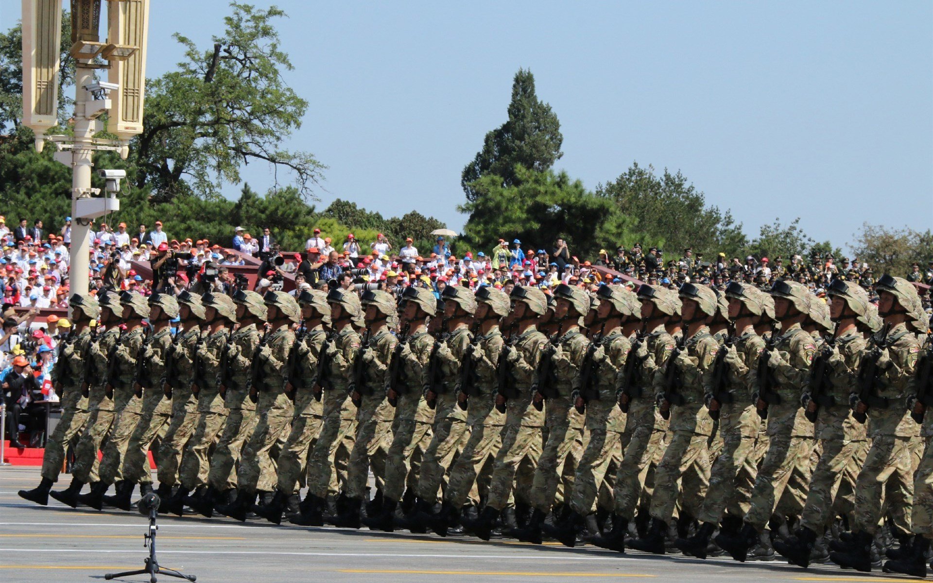 AYX体育官网-字母哥是否能带领雄鹿再度登顶，字母哥会不会离开雄鹿